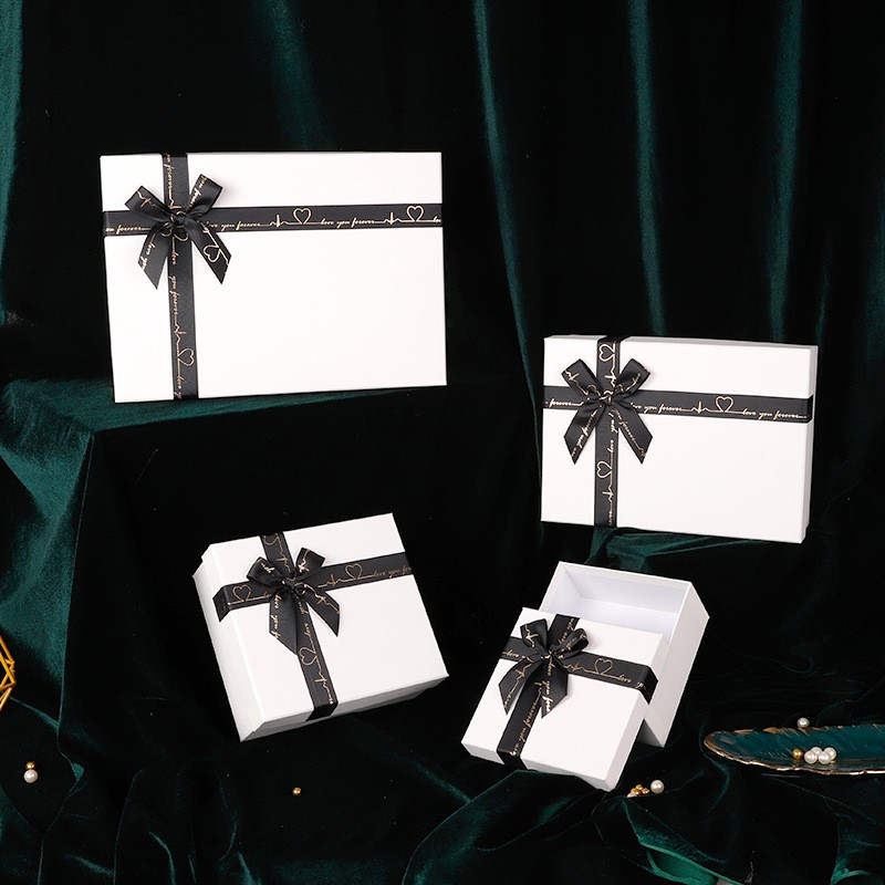 Imballaggio di abbigliamento personalizzato squisito con scatola di cartone ondulato confezione regalo confezione regalo scatola di cartone ondulato