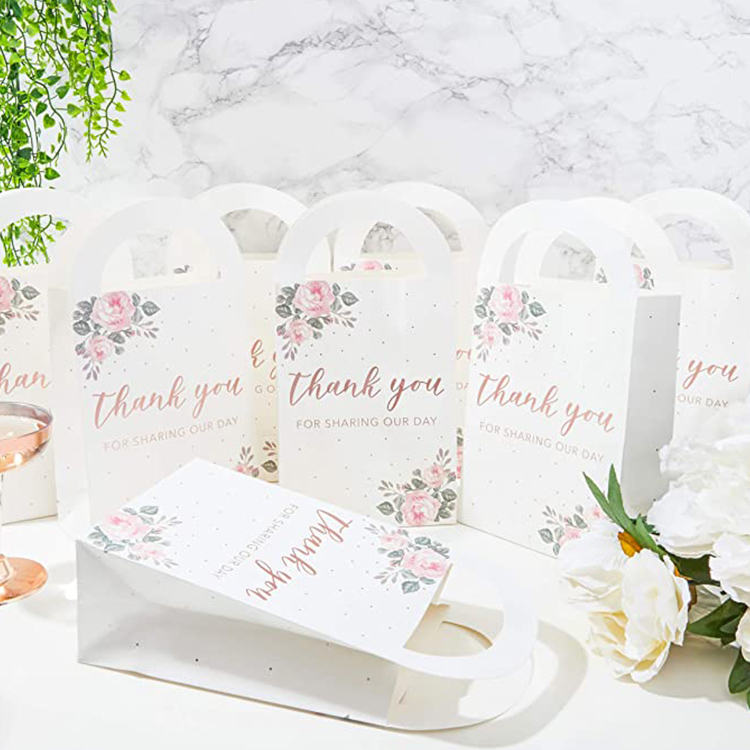 Sacchetti di carta per matrimoni personalizzati di alta qualità grazie a confezioni regalo personalizzate