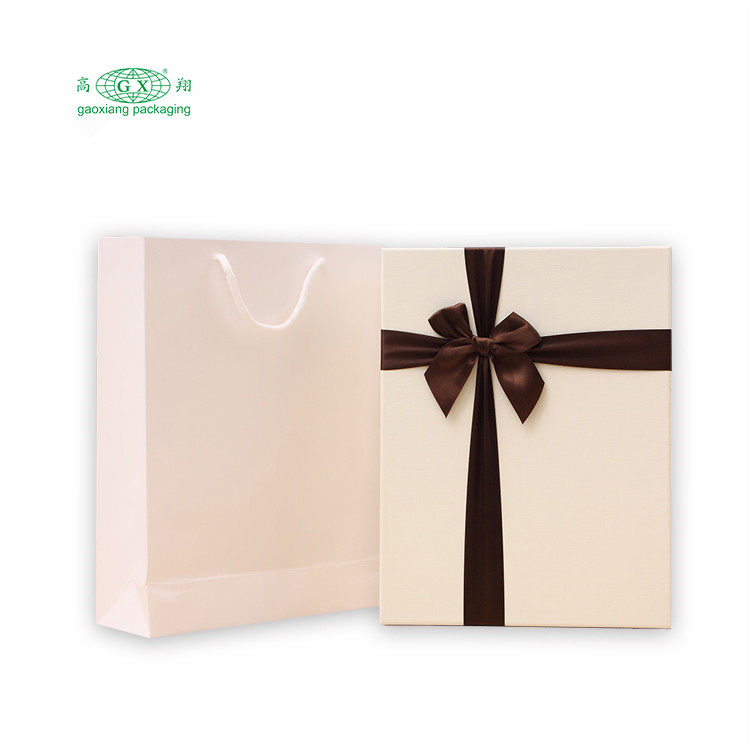 Confezioni personalizzate in fabbrica Scatole regalo di carta per feste di compleanno per matrimoni dolci con scatole personalizzate con coperchio