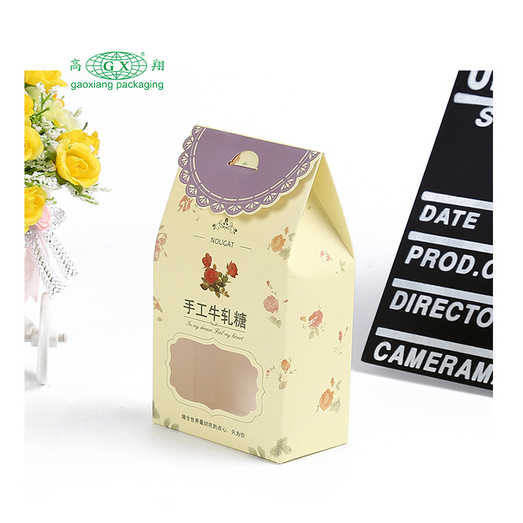 Scatola di carta da imballaggio per biscotti al cioccolato con caramelle a forma di timpano con finestra
