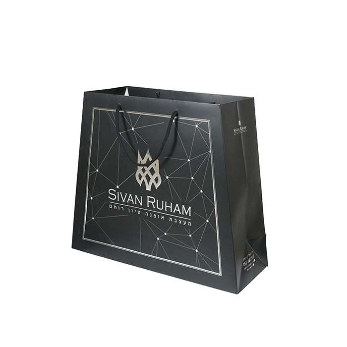 Shopping bag in carta per indumenti regalo di lusso personalizzati con stampa del logo